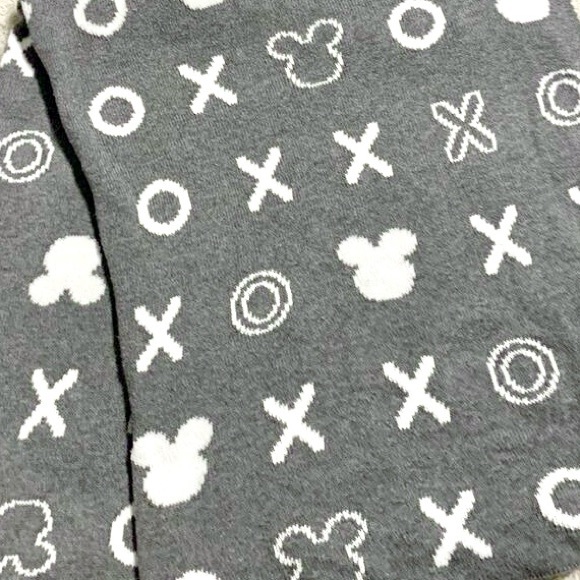 🆕 NWT Chic Love XO, White & Navy Blue Knit Throw Blanket, 30’’x 40’’ (New) - Picture 6 of 7